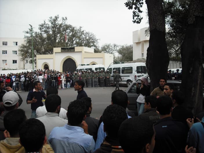 Cover Image for طلاب وتلاميذ المغرب ينخرطون بقوة في الحراك الشعبي