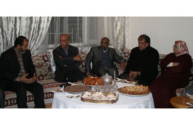 Cover Image for محامو الدار البيضاء يقدمون العزاء لعائلة وجماعة الإمام المجدد