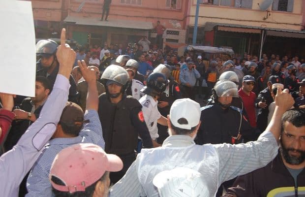 Cover Image for اعتداء وقمع في وقفة الذكرى الثالثة لاستشهاد كمال عماري (فيديو)