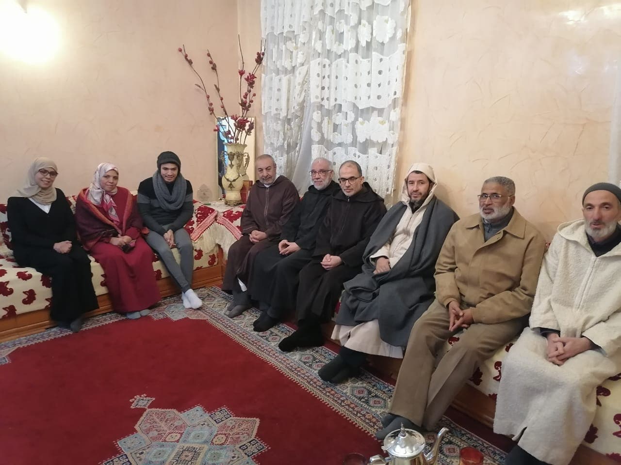 Cover Image for وفد من الهيئة العامة للتربية والدعوة للعدل والإحسان يزور بيت المعتقل السياسي الدكتور باعسو