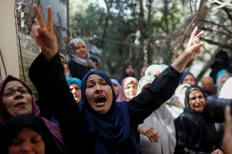 Cover Image for المرأة الفلسطينية.. أي صمود؟ وأي تحد؟