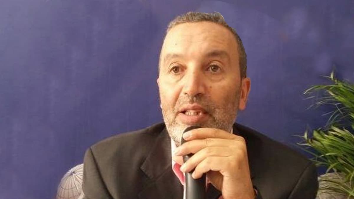 Cover Image for دولة اللامركزية من خلال الوثيقة السياسية