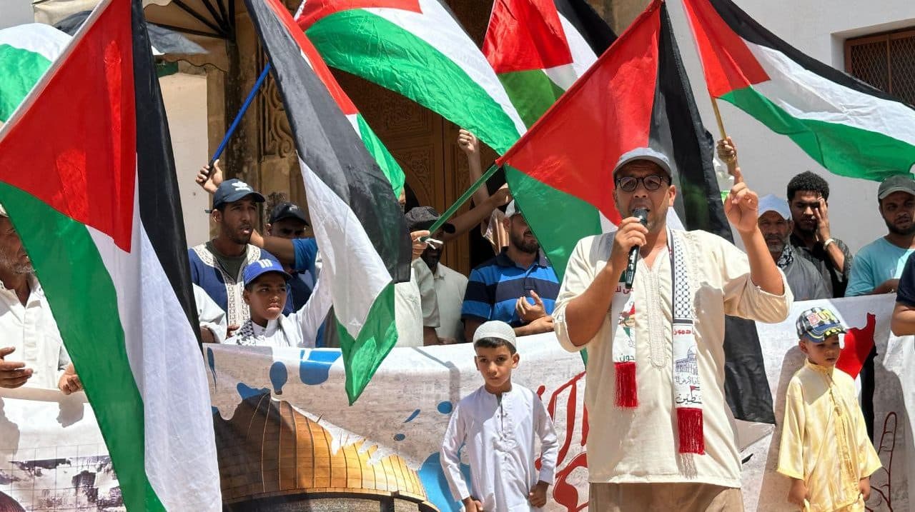 Cover Image for على خطى محمد ﷺ ماضون وبأسطول الصمود لغزة مناصرون.. شعار وقفات جمعة طوفان الأقصى 92