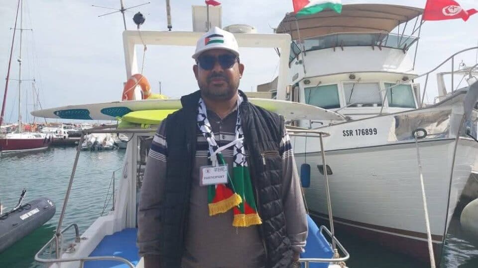 Cover Image for ذ. بنقادى من صقلية: لنا برنامج يومي داخل السفينة وهدفنا فتح ممر إنساني إلى غزة