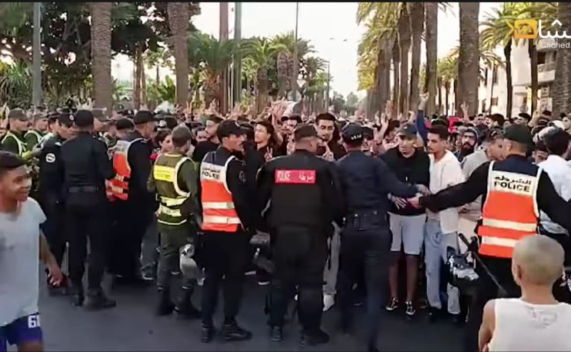 Cover Image for شباب الوطن بين واجهة تلمع وواقع ينتظر العدالة