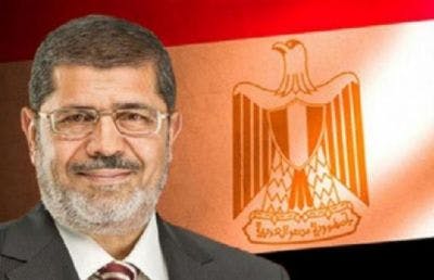 Cover Image for رسالة مرسي للشعب: الانقلاب بدأ في الانهيار وسيسقط أمام صمودكم
