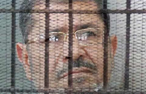 Cover Image for مرسى: أنا الرئيس الشرعى لمصر والمحاكمة باطلة