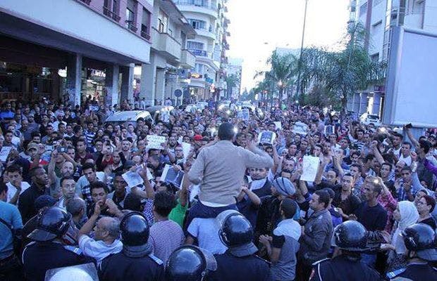 Cover Image for احتجاجات حاشدة في مدن المغرب غضبا لـ”شهيد الحكرة”