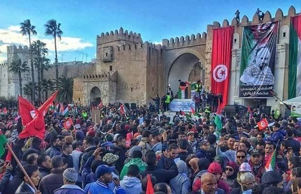 Cover Image for مسيرات بتونس إكراما للشهيد الزواري واستنكارا لاغتياله من طرف الموساد