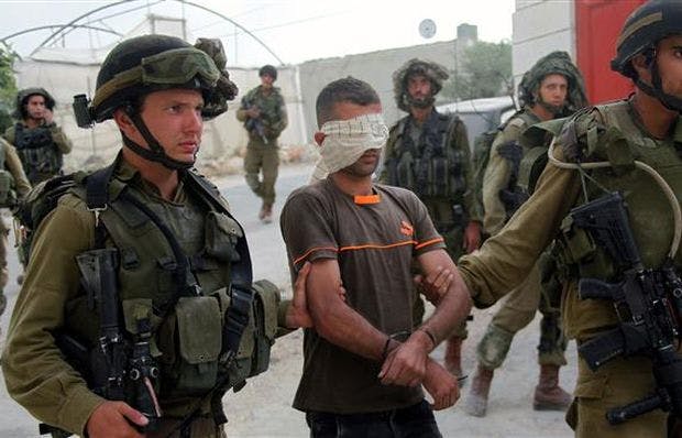 Cover Image for تقرير: الاحتلال الصهيوني يعتقل حوالي 10 آلاف فلسطيني خلال سنة
