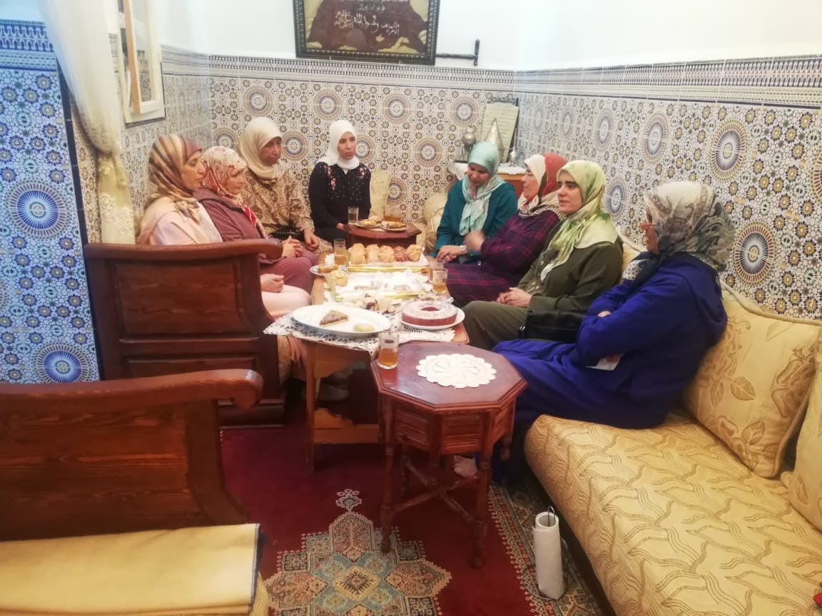 Cover Image for نساء العدل والإحسان بالقصر الكبير في زيارة تضامن إلى عائلة سليمان الريسوني