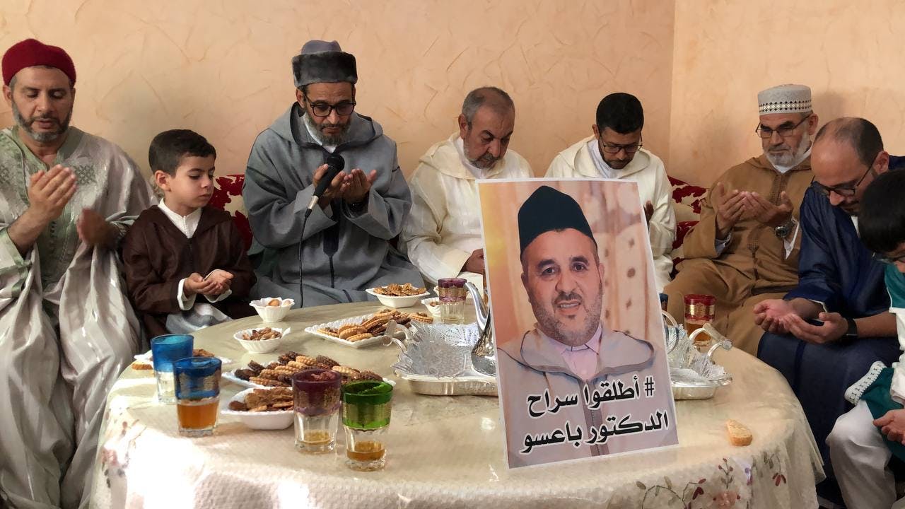 Cover Image for صبيحة يوم العيد.. زيارة معايدة وتضامن إلى بيت المعتقل السياسي باعسو